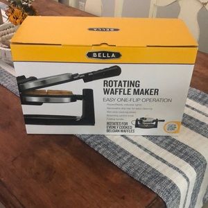 Bella Rotating Waffle Maker - new in box